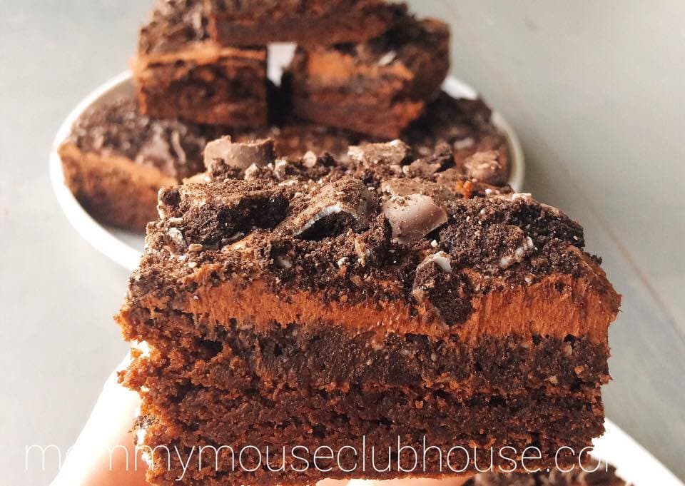 A close up picture of Thin Mint  Brownies