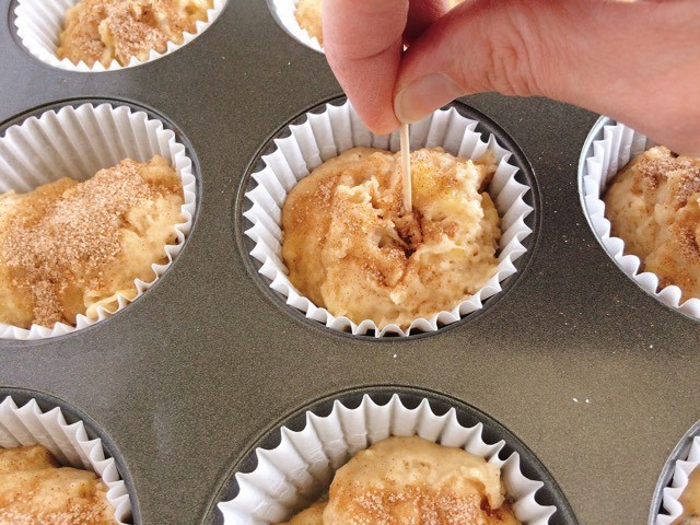 Easy Cinnamon Swirl Banana Bread Muffins