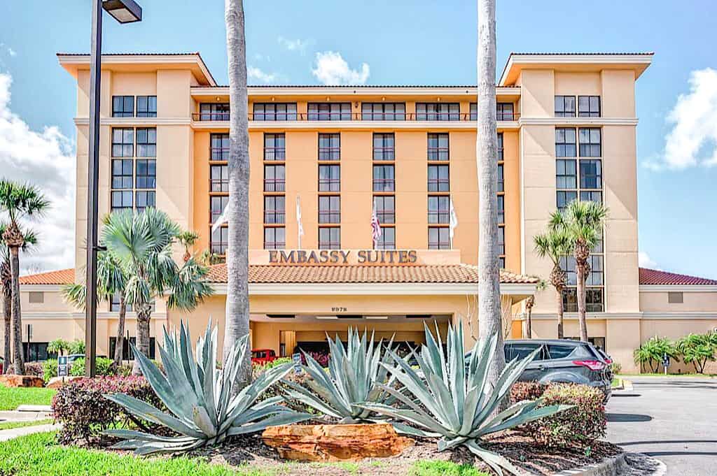 Front Entrance Embassy Suites Orlando International Drive