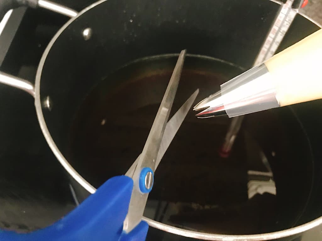 Scissors to cut churro dough