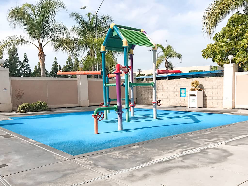 Splash pad pool at Knott's Berry Farm Hotel