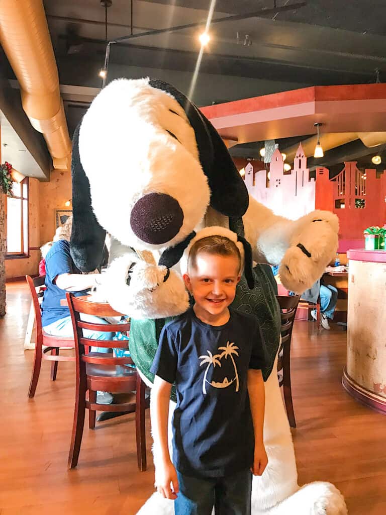 Snoopy greeting guests at Amber Waves Restaurant in Buena Park California