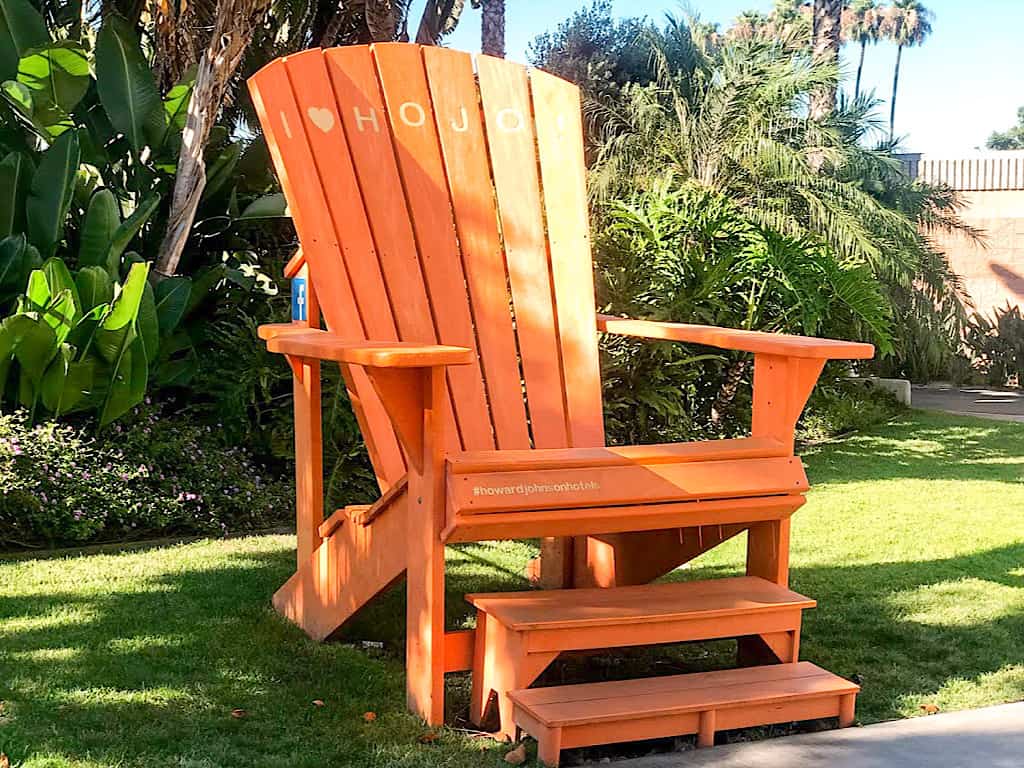 Orange chair at Howard Johnson Anaheim Hotel & Water Playground