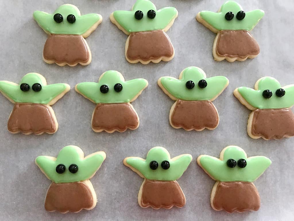 How to Make Baby Yoda Sugar Cookies - The Mommy Mouse ...