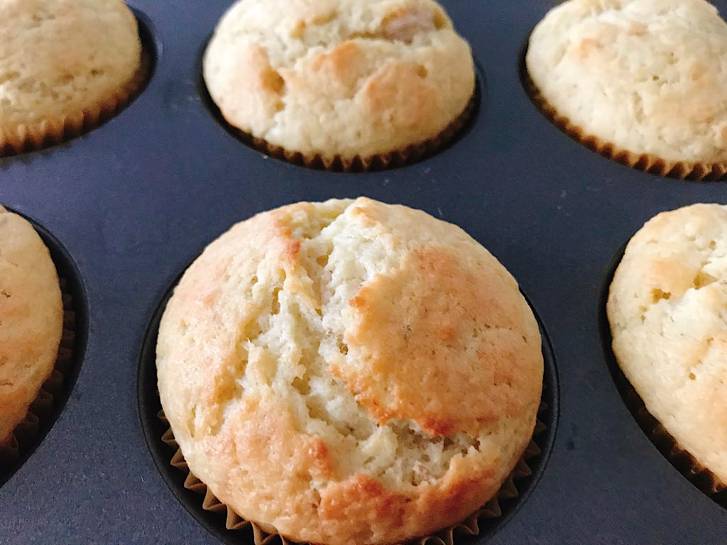 Baked banana cream muffins