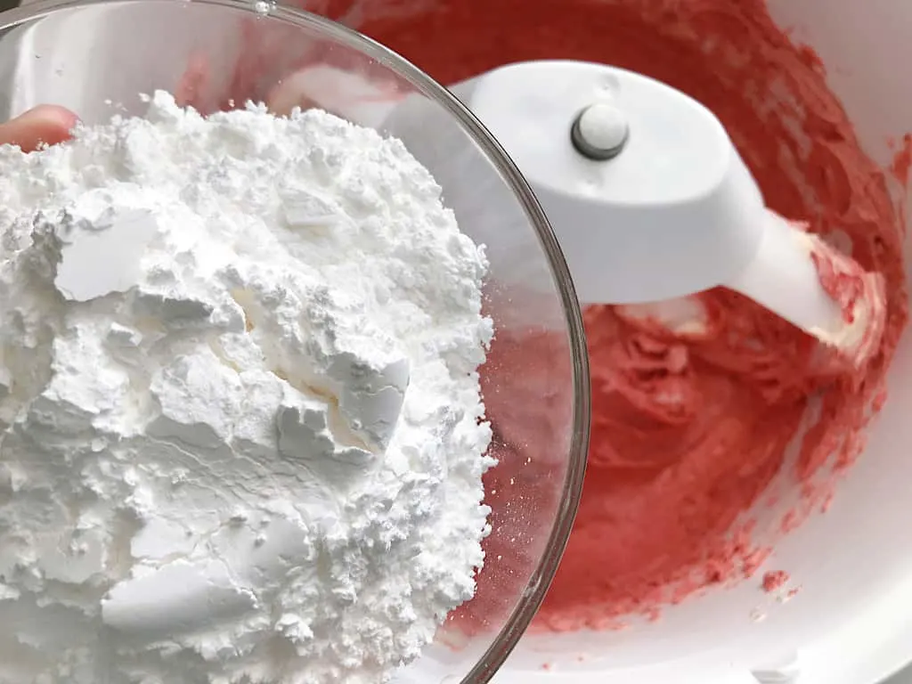 Powdered sugar to make strawberry frosting