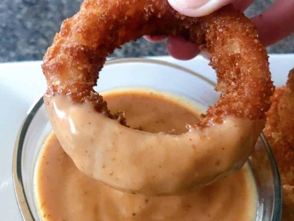 Crispy Onion Rings with Dipping Sauce (VIDEO) 