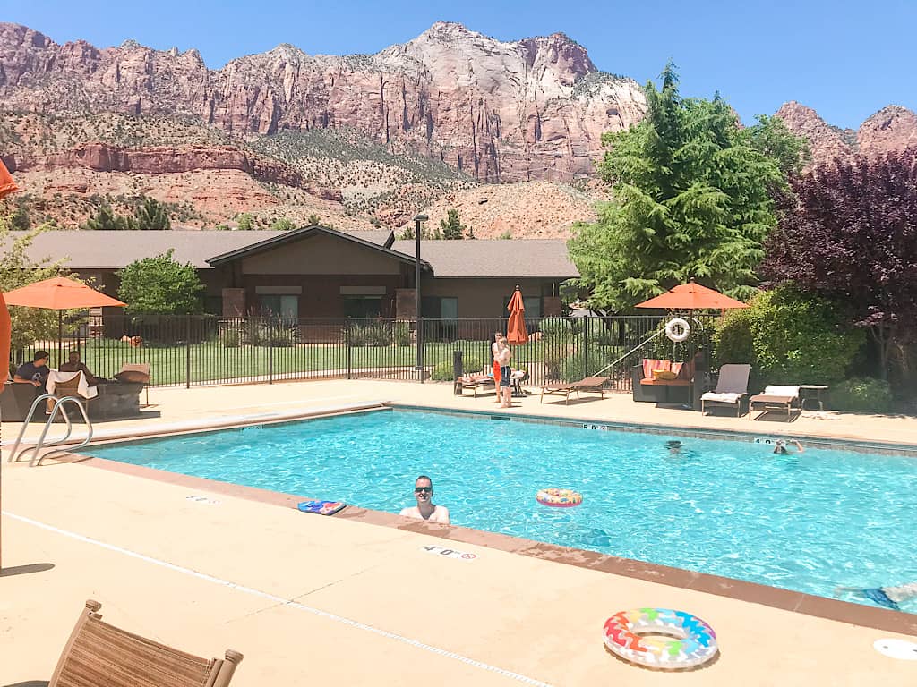 Swimming pool at Hampton Inn & Suites Springdale near Zion National Park