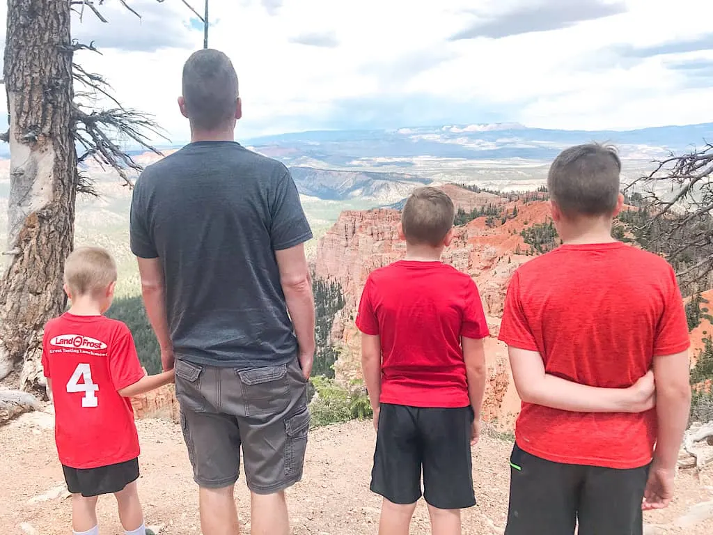 Rainbow Point overlook at Bryce Canyon with kids