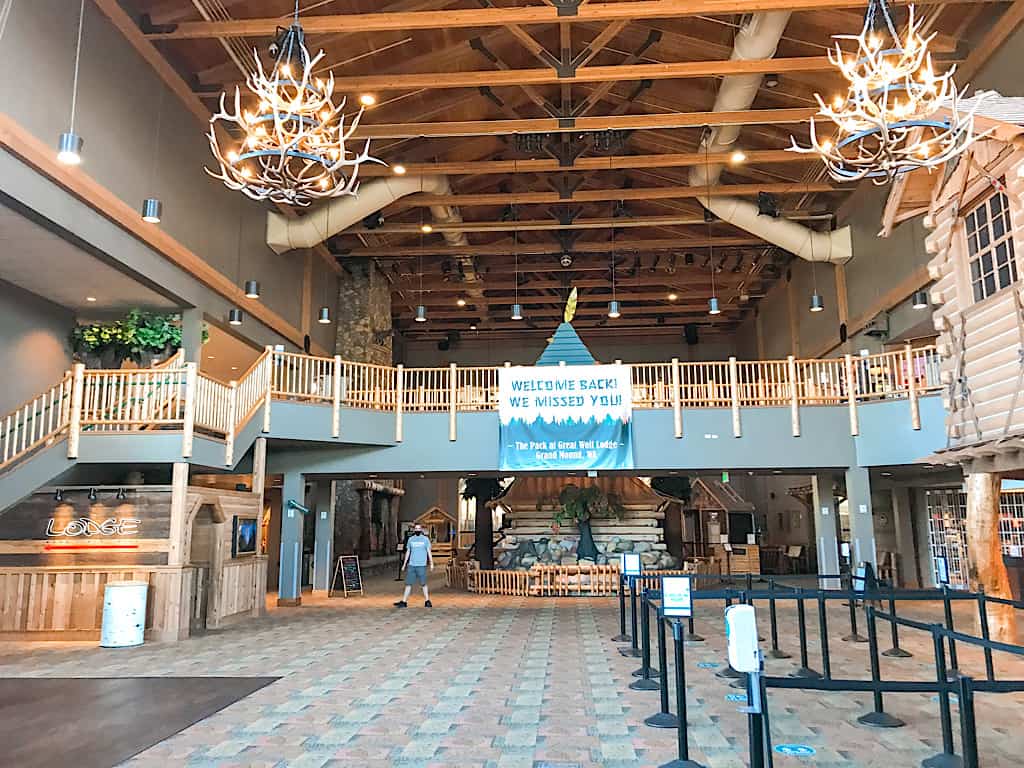 Lobby of Great Wolf Lodge Washington