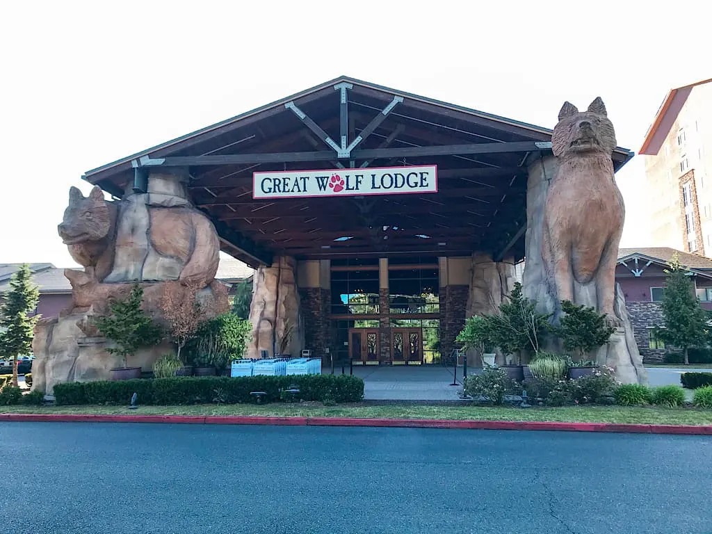 Entrance to Great Wolf Lodge Grand Mound,