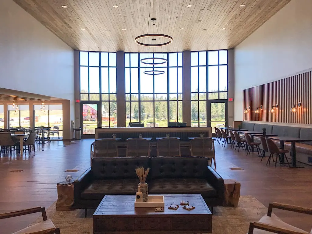 Lobby of Springhill Suites Island Park