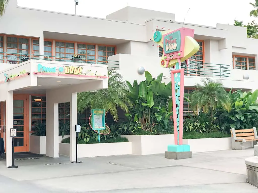 Entrance to 50's Prime Time Cafe at Disney World