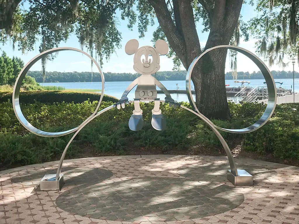Picture spot with Mickey at Contemporary Resrot