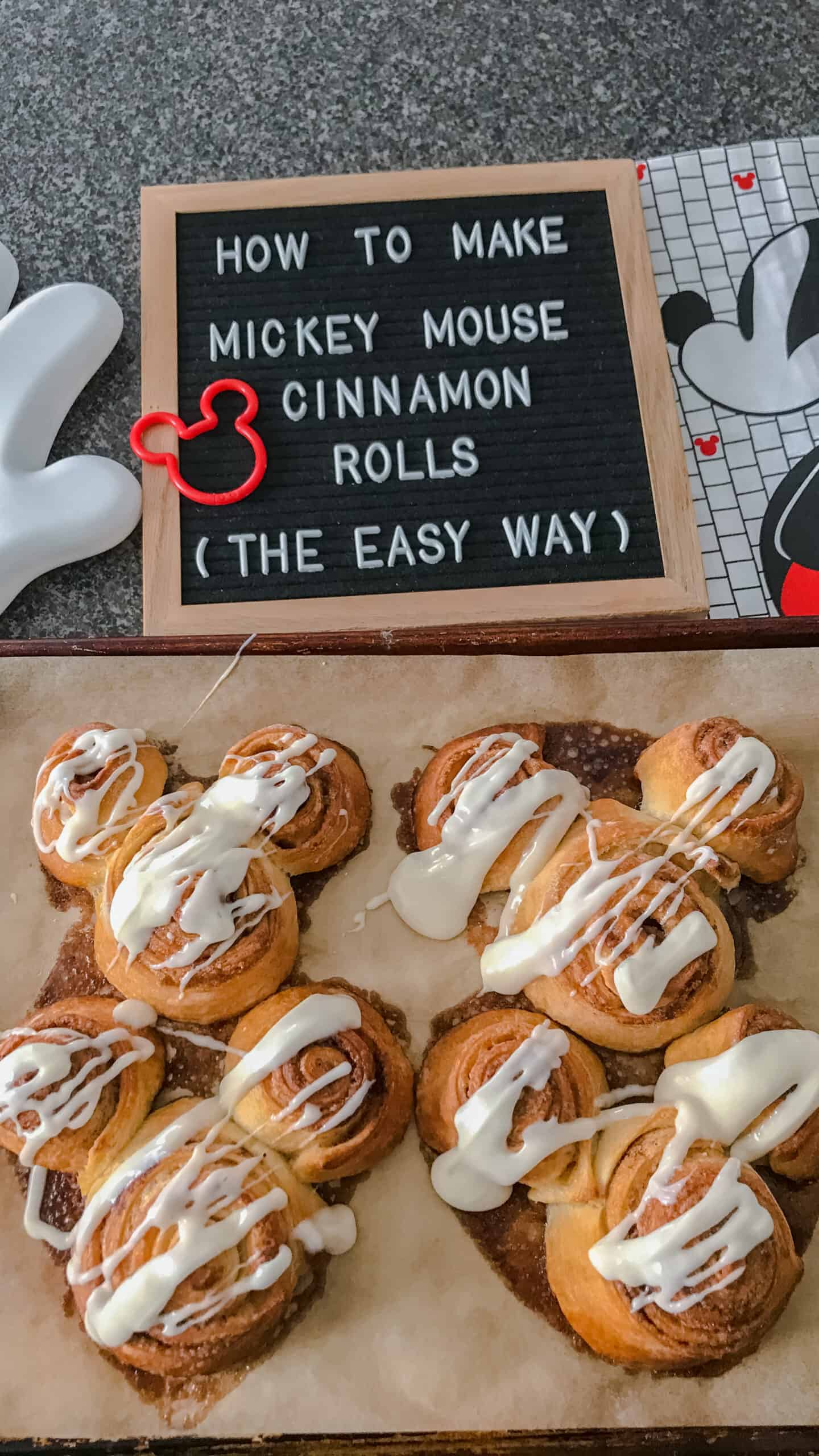 Disney Baking: Mickey Mouse Cinnamon Roll – Lize in Disneyland