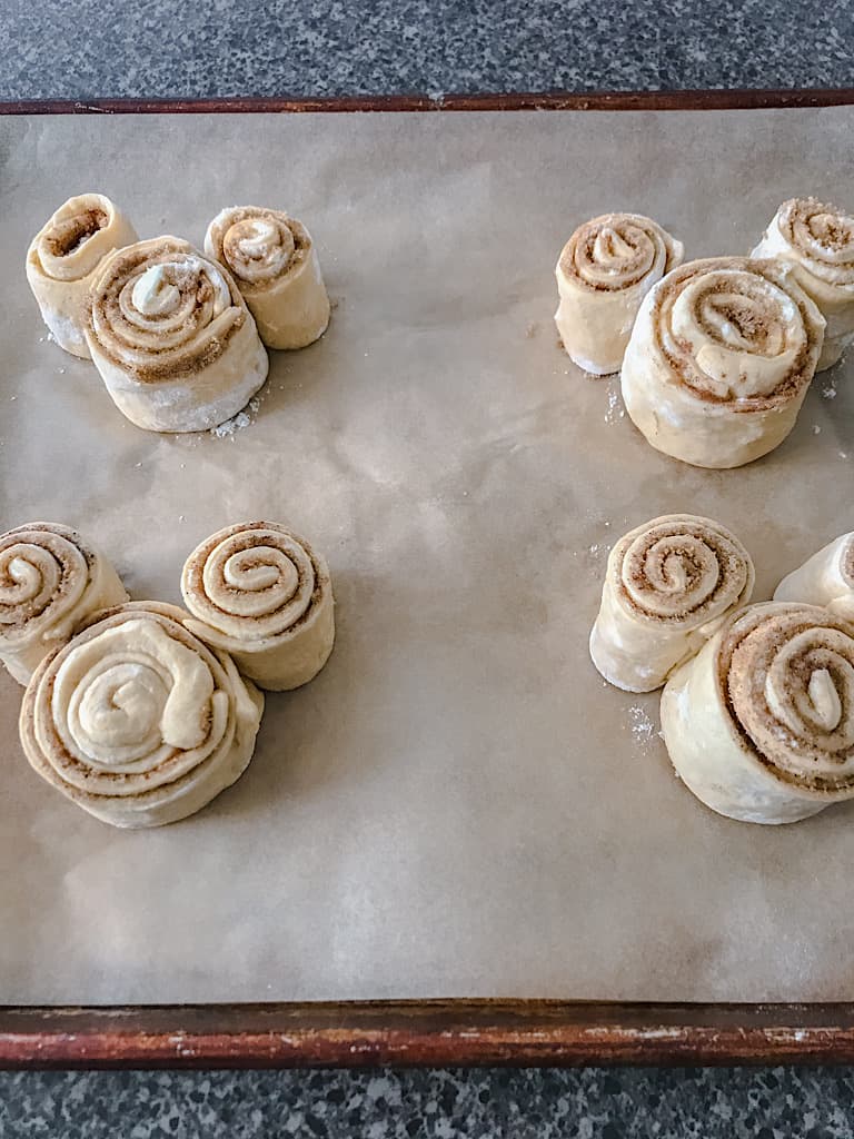 Disney Baking: Mickey Mouse Cinnamon Roll – Lize in Disneyland