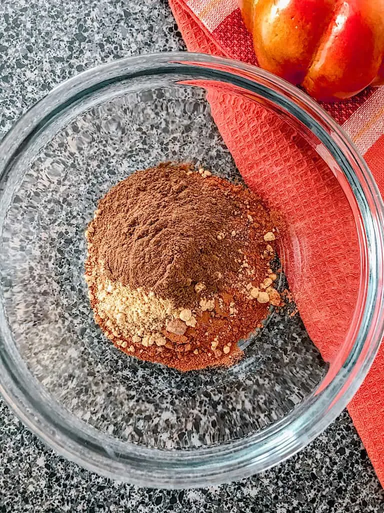 Ingredients to make pumpkin pie spice