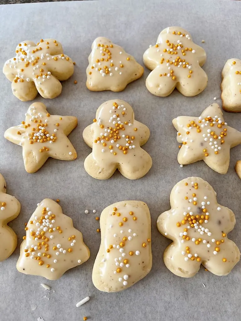 Allow the frosting to harden for at least one hour, then store the cookies in an airtight container.