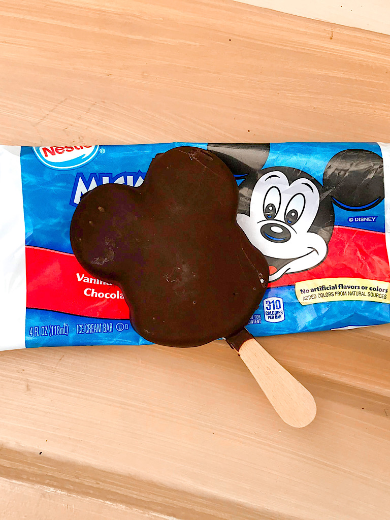 Mickey formet iskrem bar.