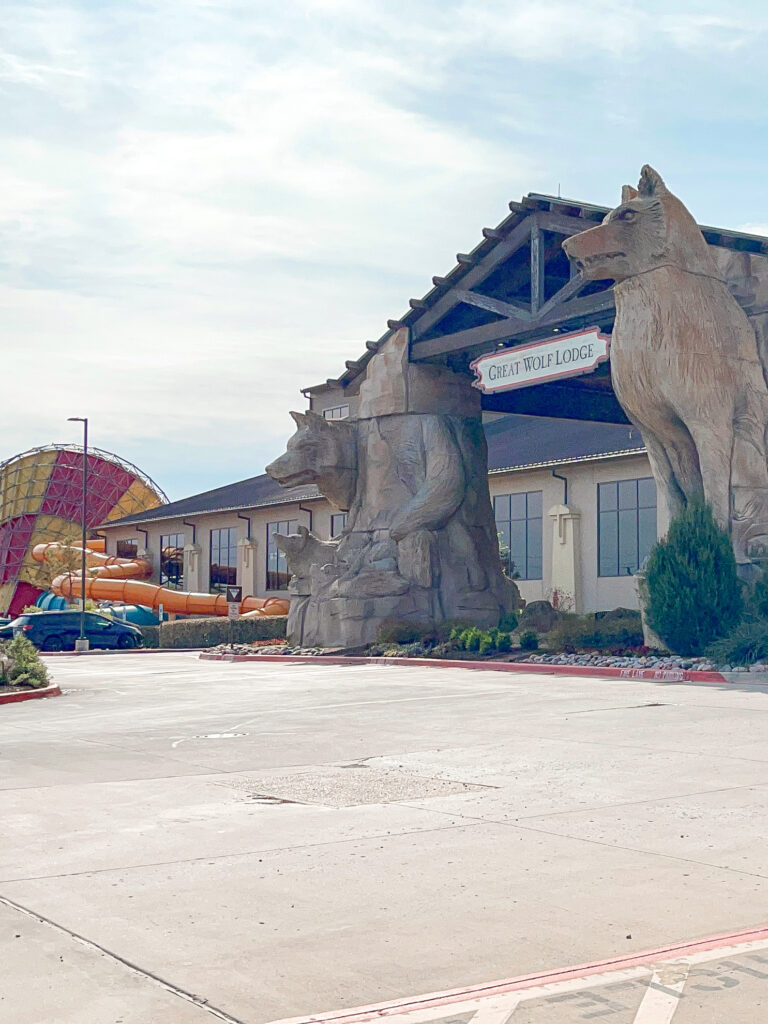 Entrance to Great Wolf Lodge in Grapevine Texas.