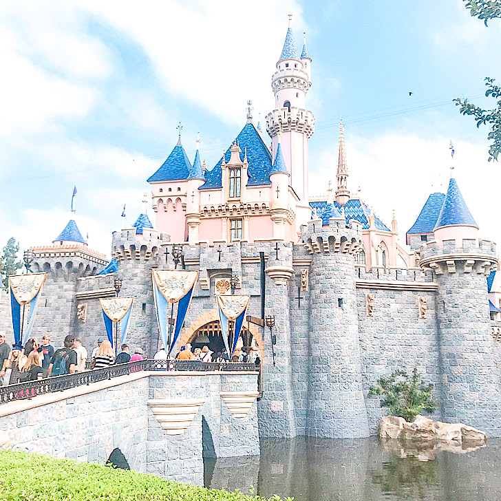 Castillo de la Bella Durmiente en Disneyland.