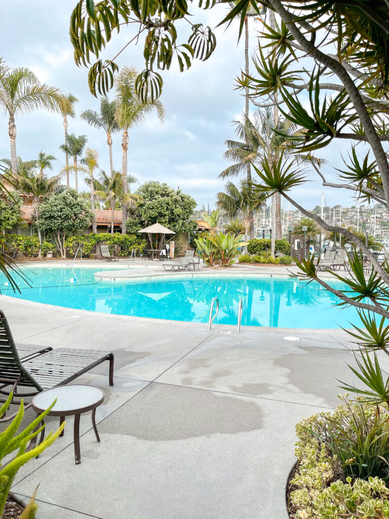 Swimming pool and hot tub at Best Western Island Palms Hotel.