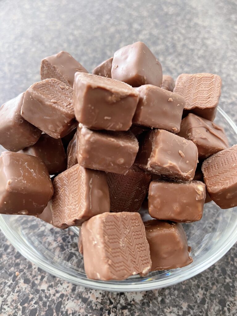 A bowl of Snickers Minis candy bars.