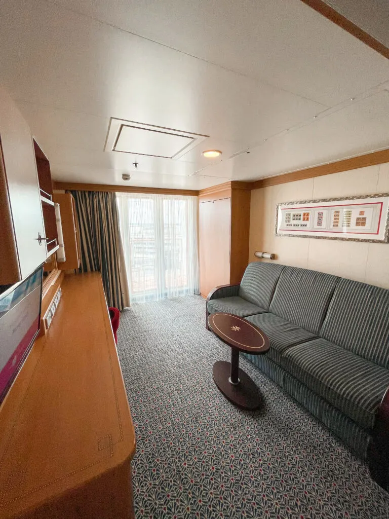 Sitting area of stateroom 8614 on the Disney Dream.