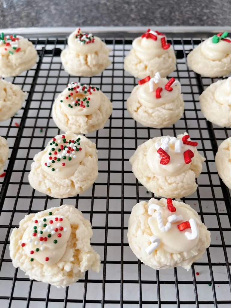 Melt Away Christmas cookies on a cooling rack.