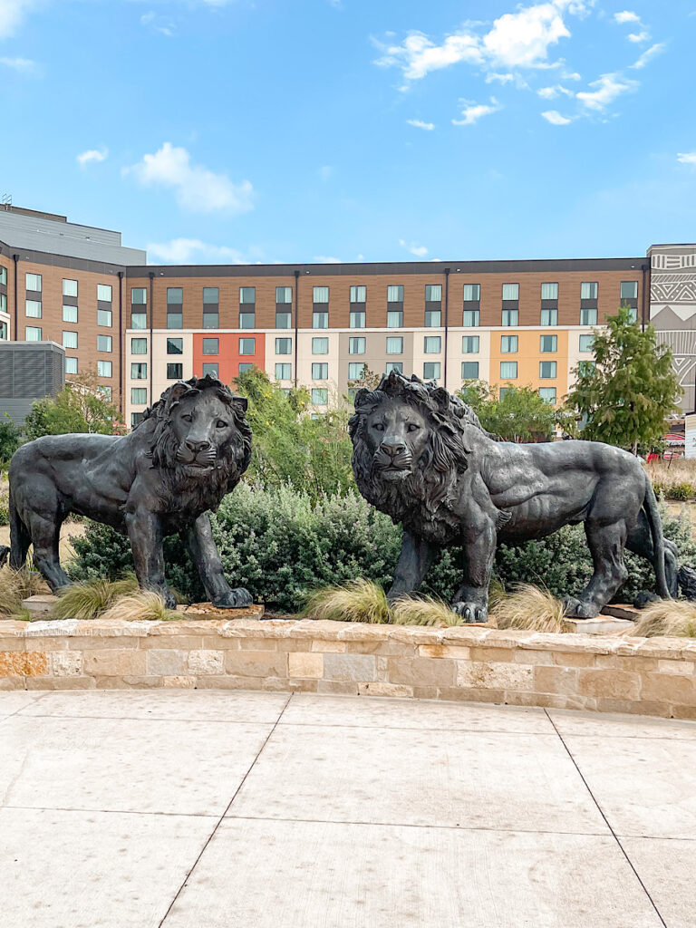 Two lion statues outside Kalahari resort in Texas.