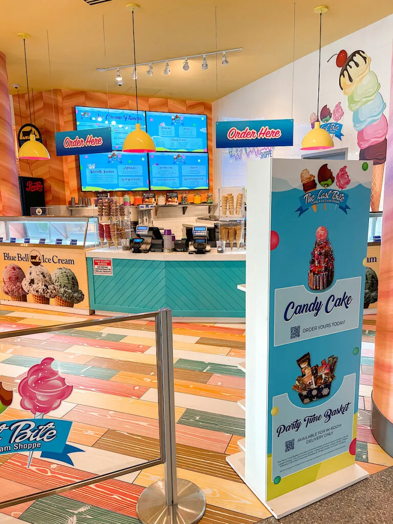 The Last Bite is a place to grab a delicious ice cream cone, gourmet hand-made candy, or a candied apple! 