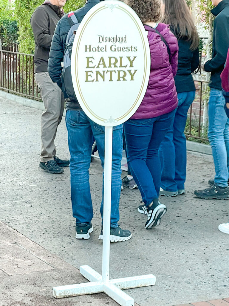 Disney Hotel Guests Early Entry Sign.