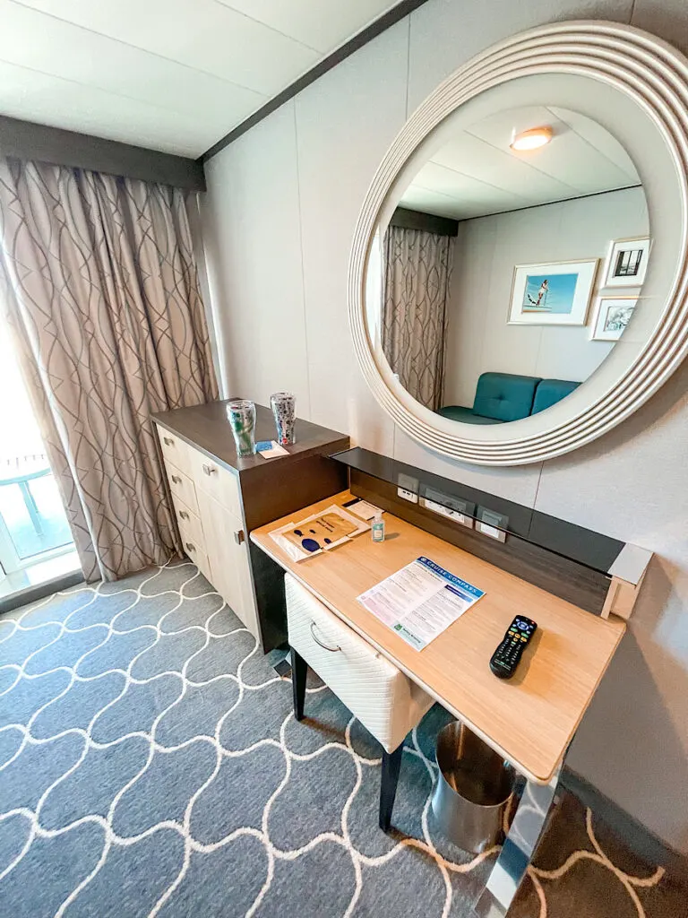 Vanity/Desk and dresser in Harmony of the Seas Stateroom 7666.