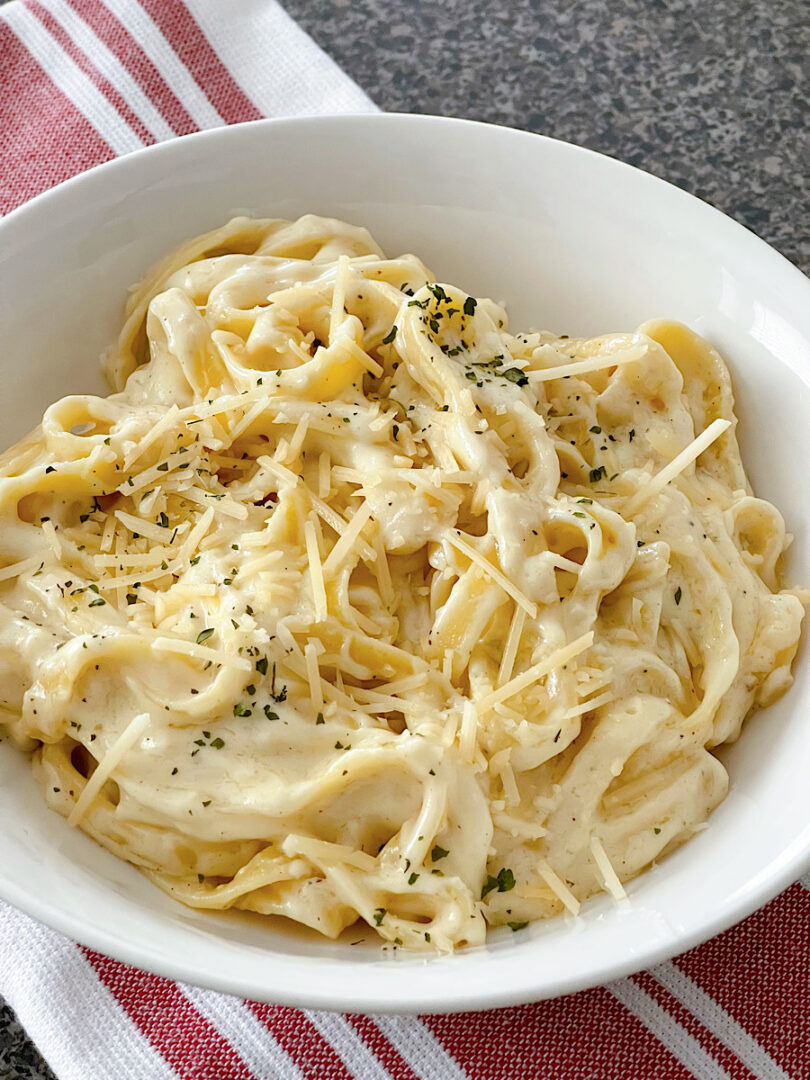 Olive Garden Fettuccine Alfredo Recipe The Mommy Mouse Clubhouse   A23669D3 3E8D 4C12 8824 7E05E2EA770F 810x1080 