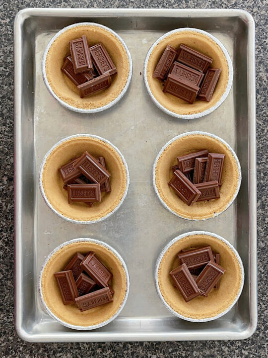 Five Minute Mini S'mores Pies - The Mommy Mouse Clubhouse