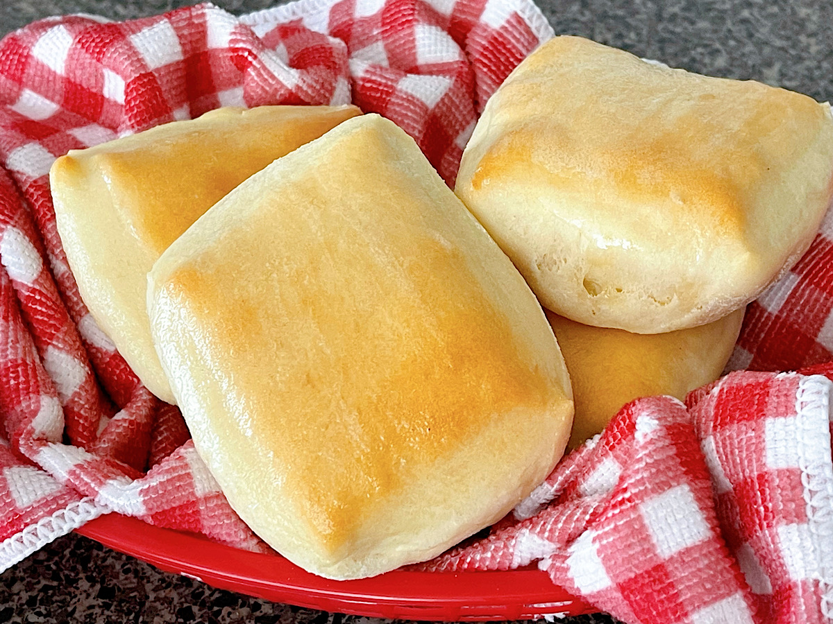 A basket of copycat Texas Roadhouse Rolls.