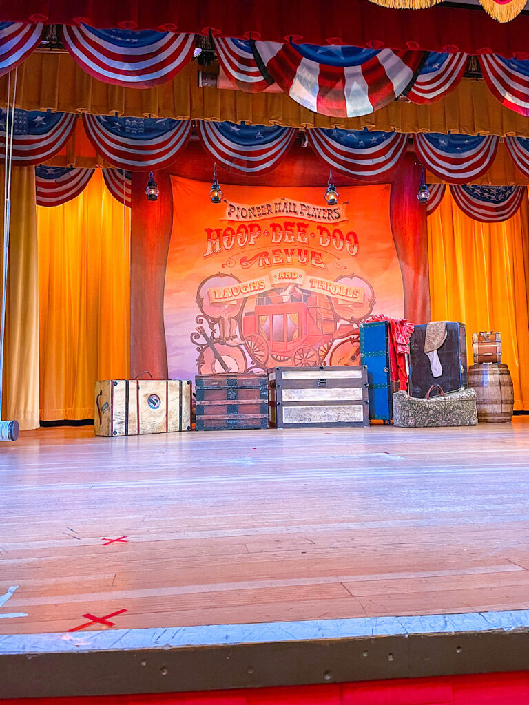 Hoop-Dee-Doo Musical Revue Stage.