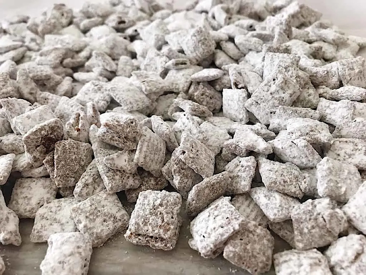 Chex Muddy Buddies Recipe (Puppy Chow) - The Mommy Mouse Clubhouse