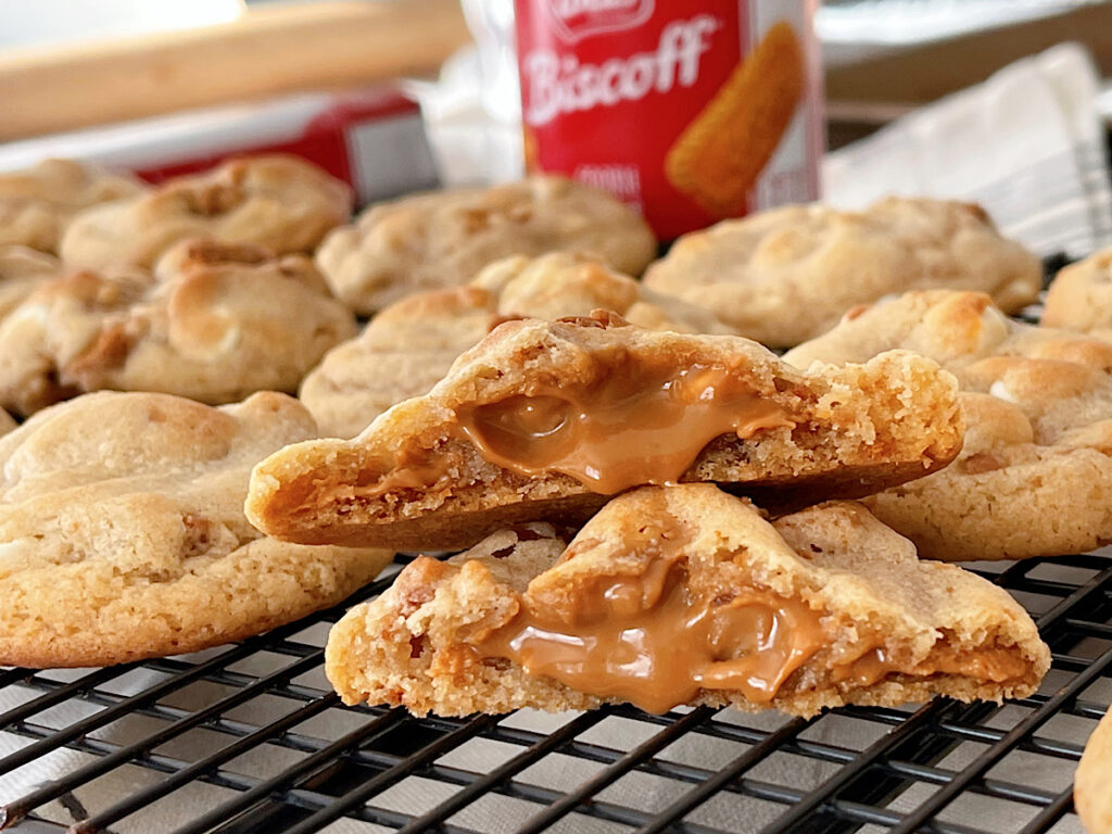 Cookie butter cookies stuffed with cookie butter.