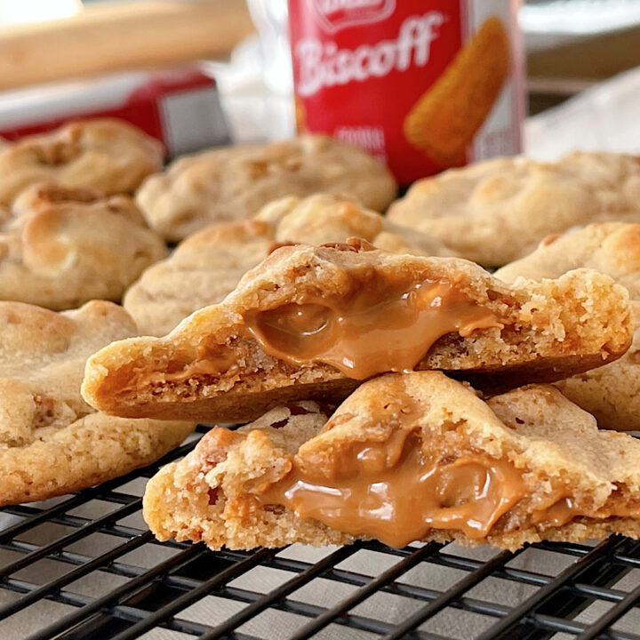 Cookie butter cookies stuffed with cookie butter.