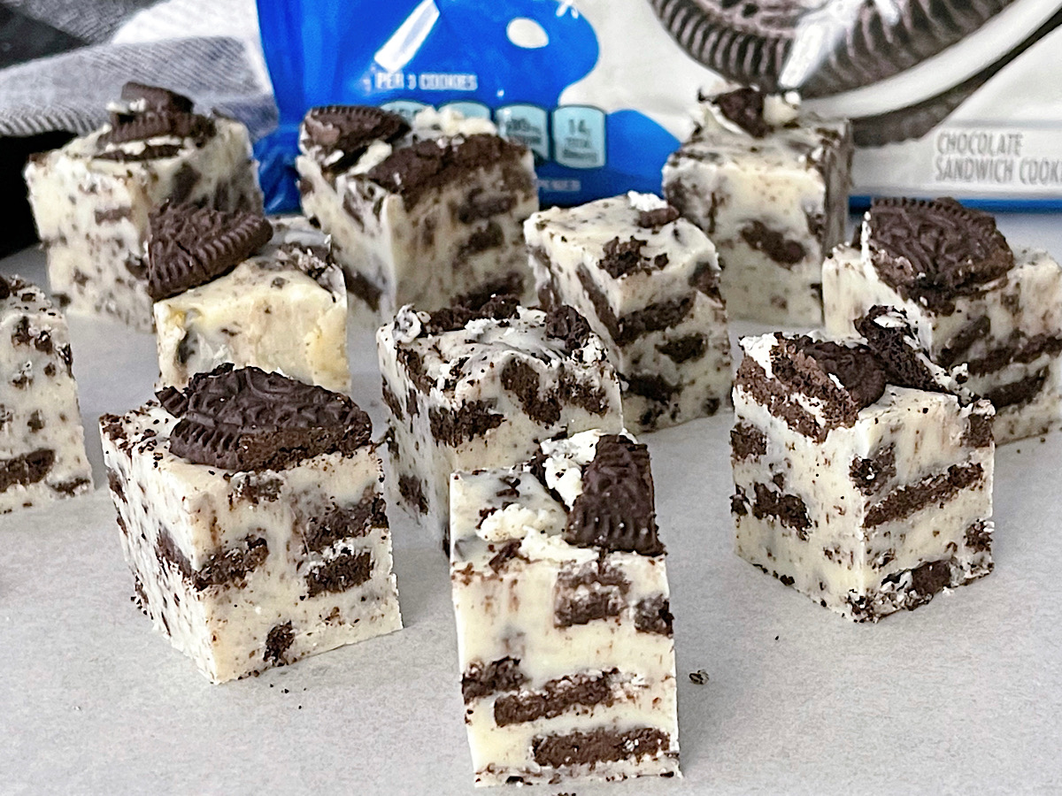 Squares of Cookies & Cream fudge.