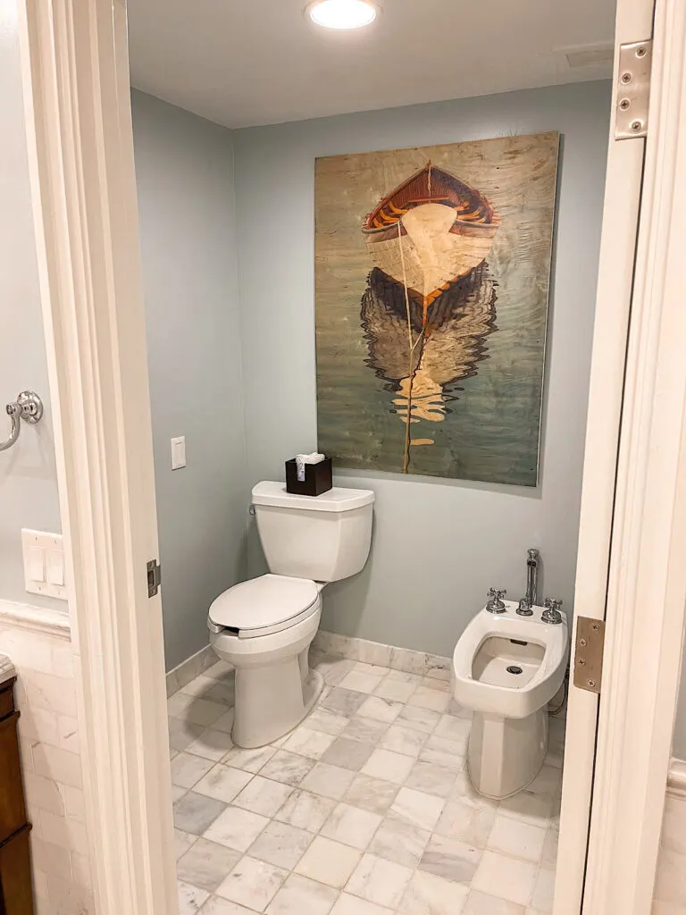 Toilet & bidet in the primary bathroom of the newport suite.