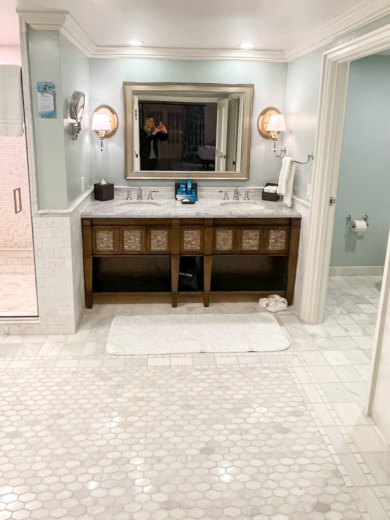 Double vanity in the primary bathroom.
